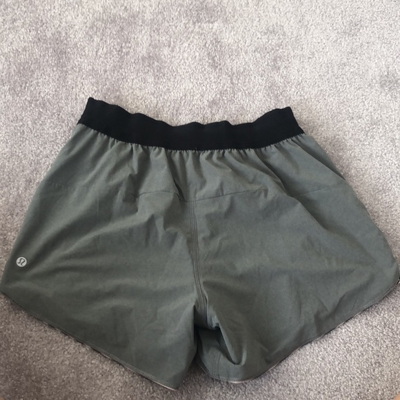NWOT Lululemon reversible short - Picture 2 of 4